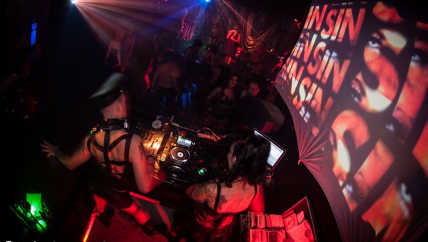 Sin City DJs Pandemonium & Evilyn13 doing their thing!